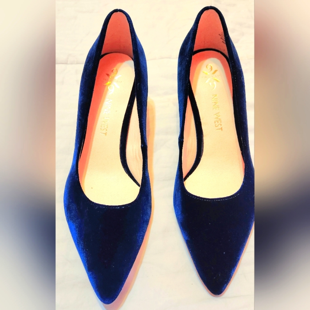 Nine West Navy Soho 9x9 Suede Heels 8.5
